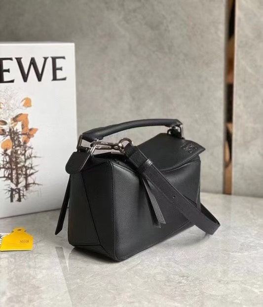 Loewe Bag Puzzle Geometric Design Stereoscopic Bag Type Large Capacity Handheld Diagonal Span Size:30 * 12 * 19cm