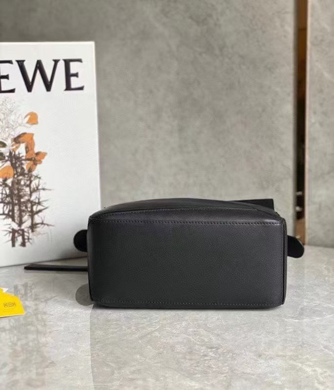 Loewe Bag Puzzle Geometric Design Stereoscopic Bag Type Large Capacity Handheld Diagonal Span Size: 24 * 10 * 4cm