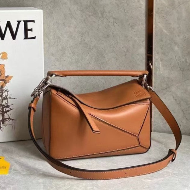 Loewe Bag Puzzle Geometric Design Stereoscopic Bag Type Large Capacity Handheld Diagonal Span Size: 24 * 10 * 4cm